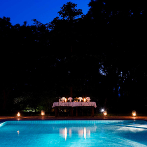 Pool bei Nacht