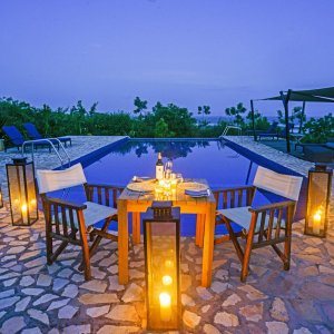 dinning_am_pool_elephantplainslodge