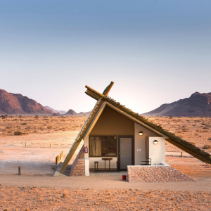außenansicht_der_unterkunft_desertquivercamp